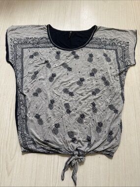 Edista Tie-Hem Pineapple Print Top